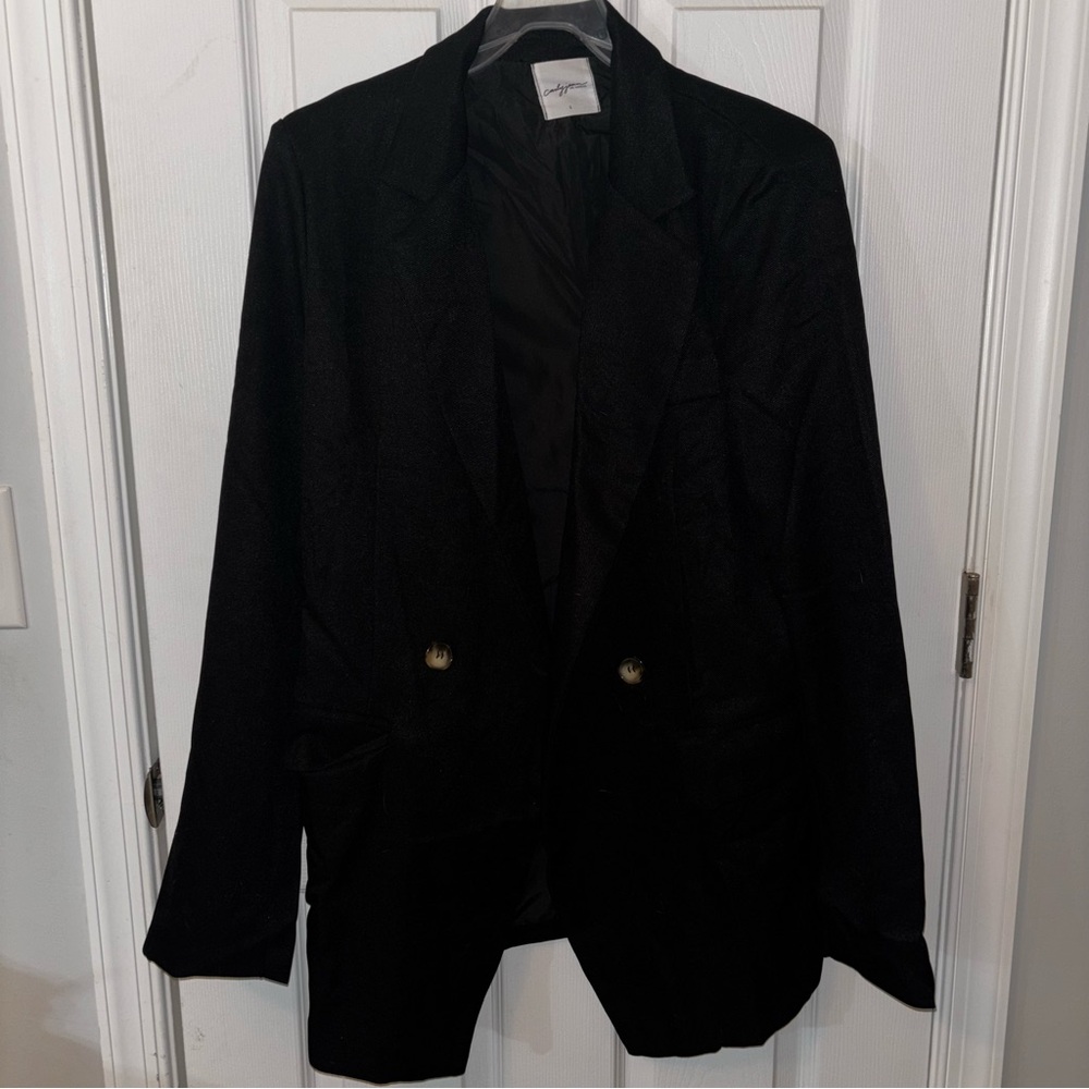 Carly Jean LA Black Blazer Size Large